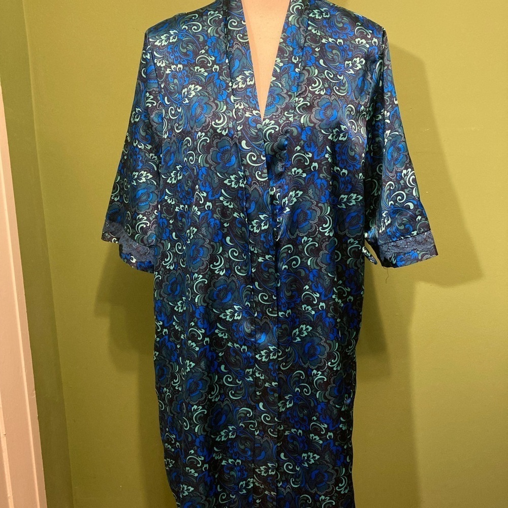 ❤️ 2 for $10 ❤️ George Blue Floral Satin Robe